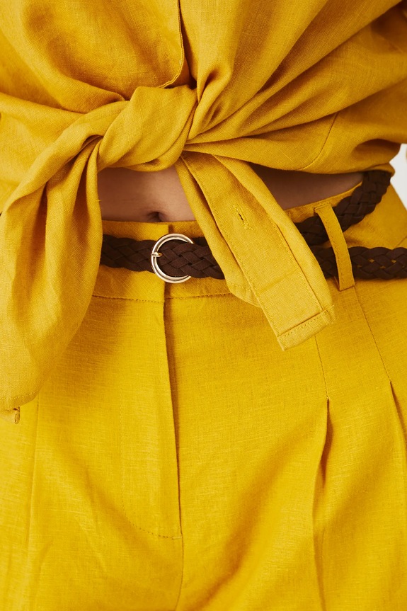 Szorty z lnem damskie z paskiem gładkie kolor żółty RS25-SZD093 żółty