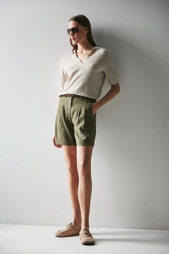 Szorty z lnem damskie z paskiem gładkie kolor zielony tkanina zielony RS25-SZD093