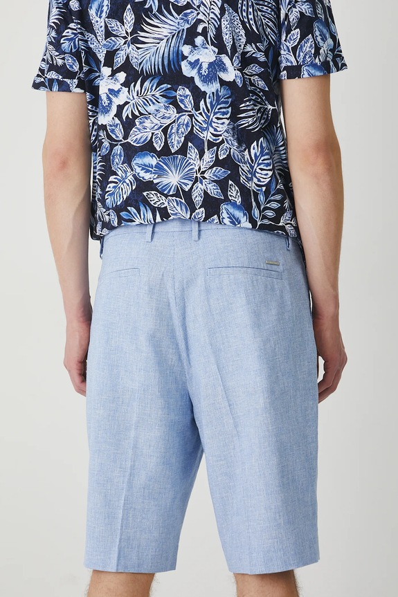 Odzież Szorty z domieszką lnu męskie regular z drobnym wzorem kolor niebieski RS25-SZM826 niebieski