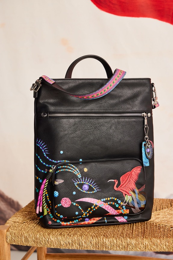 Plecak damski z kolekcji El Gato Chimney x Medicine kolor czarny mieści A4 czarny RS25-TPD850