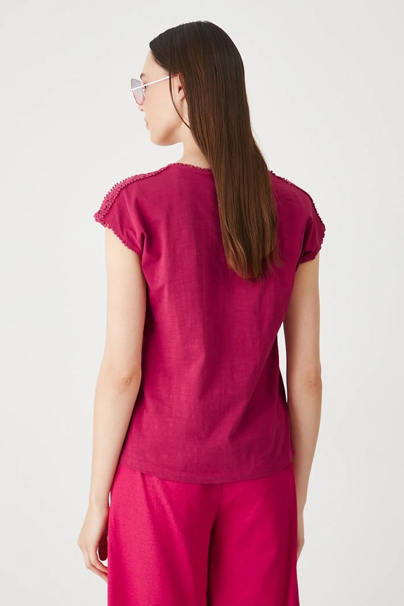 Odzież T-shirt bawełniany damski z ozdobnymi wstawkami kolor czerwony RS25-TSD090 czerwony