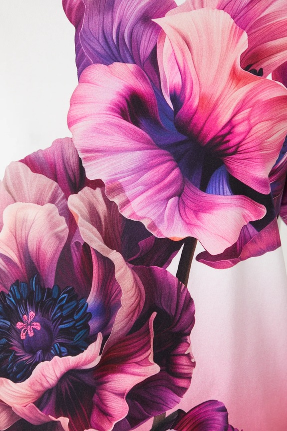 Bavlnené tričko dámske s elastanom a s kvetinovým vzorom béžová farba RS25.TSD300 béžová