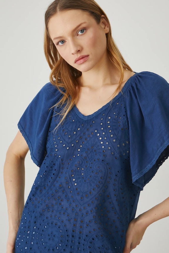 T-shirt bawełniany damski z ozdobnym wycięciem kolor granatowy granatowy RS25-TSD705