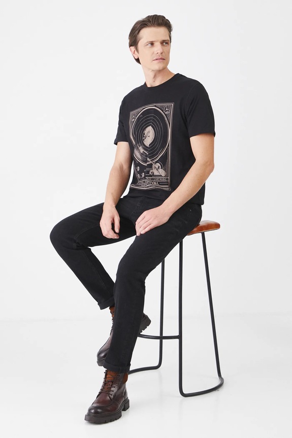 T-shirt bawełniany męski z nadrukiem kolor czarny okrągły czarny RS25.TSM108