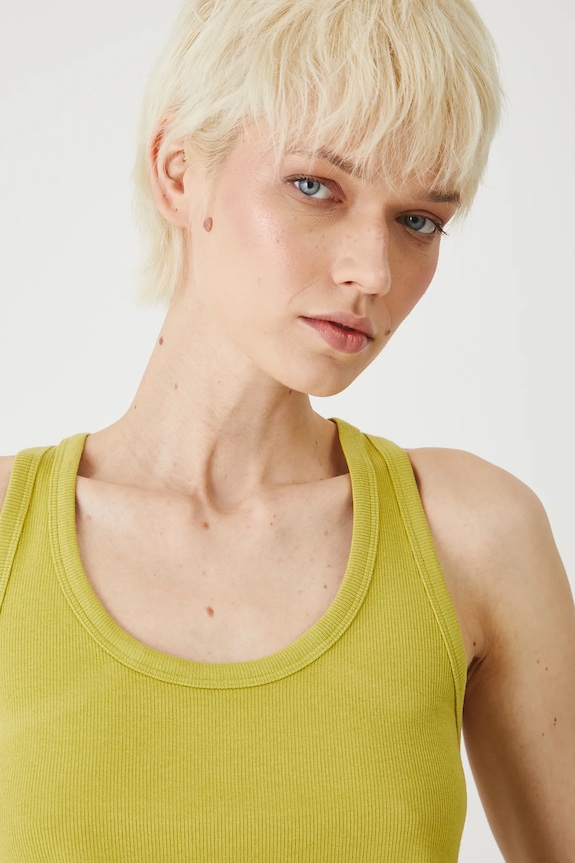 Top damski prążkowany z modalem kolor zielony zielony RS25-TTD0A0