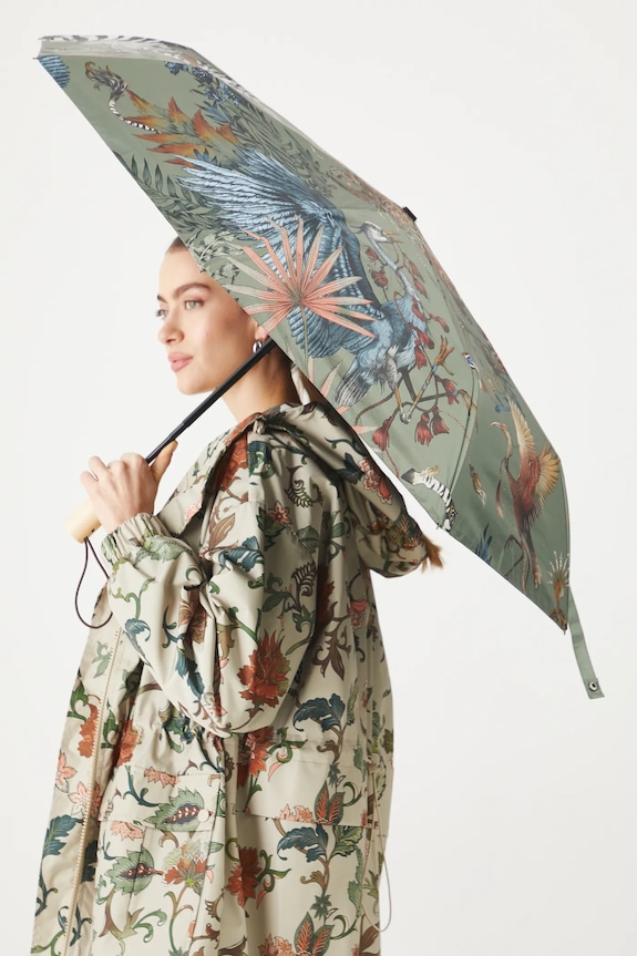 Dáždnik s rastlinnými a zvieracími motívmi zelená farba RS25-UMU801