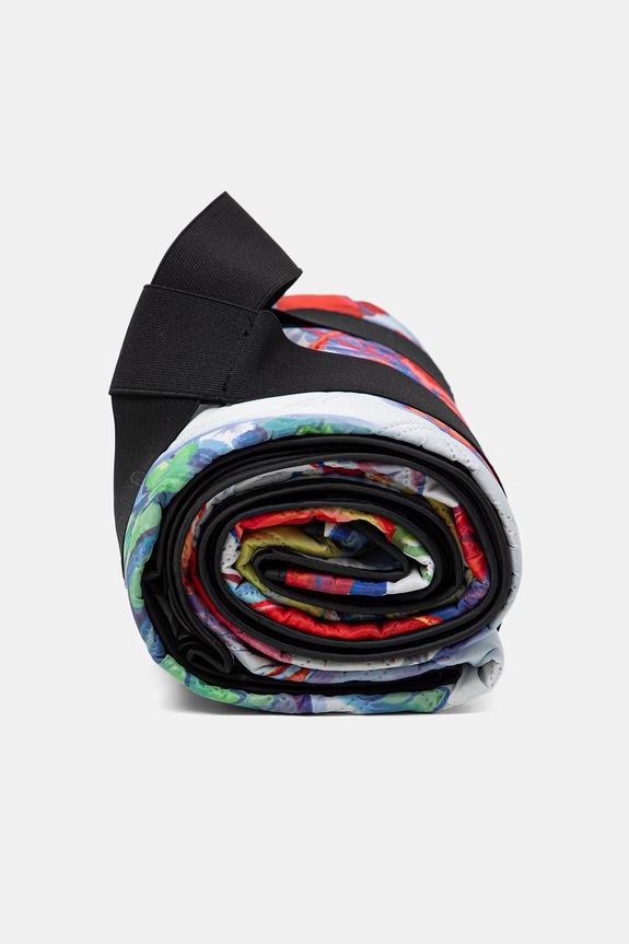 Akcesoria Mata piknikowa składana RS26-BCUA00 multicolor
