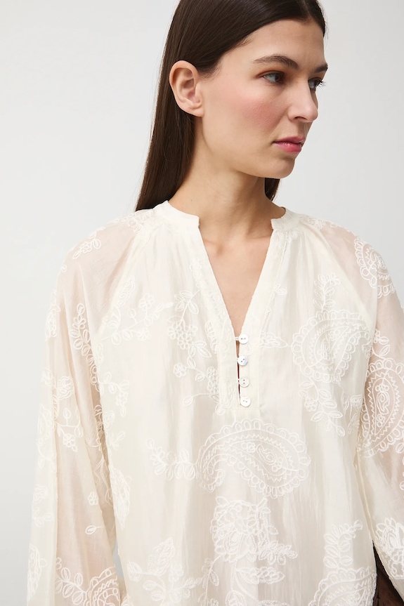 Halenka dámská s ozdobnými výšivkami RS26-BDD301 béžová