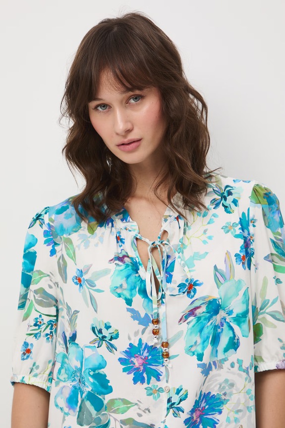 Bluzka damska z wiskozy w kwiaty biały RS26-BKD070