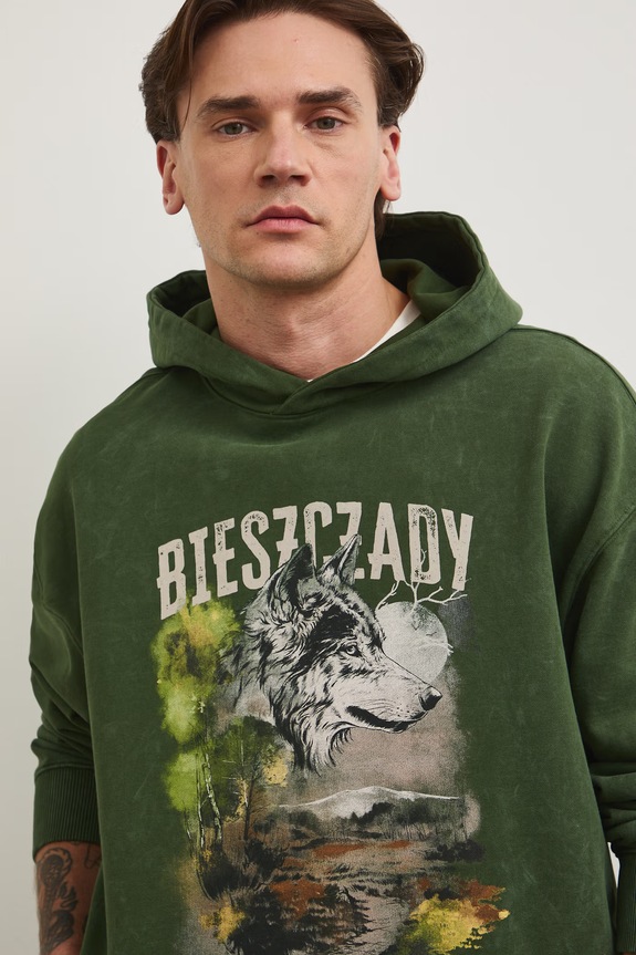 Bluza z kapturem męska bawełniana z kolekcji Bieszczadzki Park Narodowy x Medicine RS26-BLM854 zielony