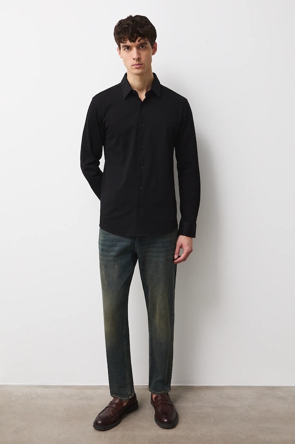 Koszula męska z kołnierzykiem klasycznym z fakturą RS26-KDM010 czarny RS26