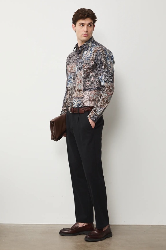 Bavlnená košeľa s klasickým golierom, so vzorom regular viacfarebná RS26-KDM300