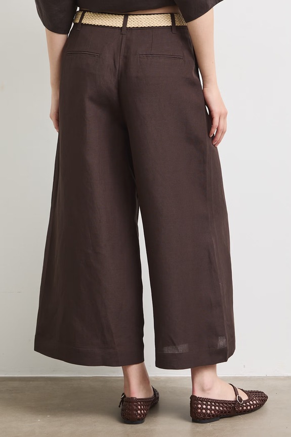 Odzież Spodnie culottes damskie z dodatkiem lnu gładkie RS26-SPD901 brązowy