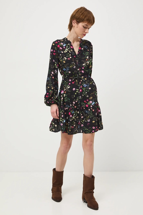 Medicine sukienka casual czarny RS26-SUD031
