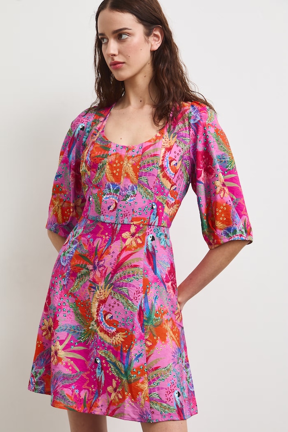 Sukienka rozkloszowana z wiskozą z motywem roślinnym multicolor RS26-SUD092
