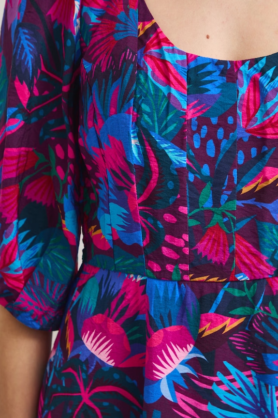 Sukienka rozkloszowana z wiskozą z motywem roślinnym RS26-SUD092 multicolor