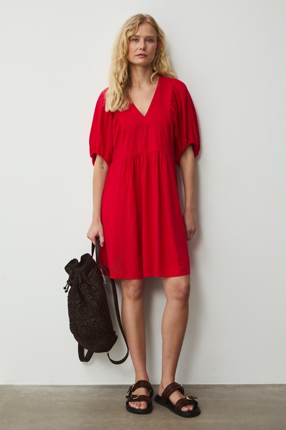 Medicine sukienka oversize z lnem czerwony RS26-SUD700