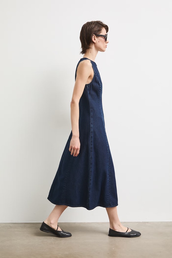 Sukienka rozkloszowana jeansowa RS26-SUD806 granatowy RS26