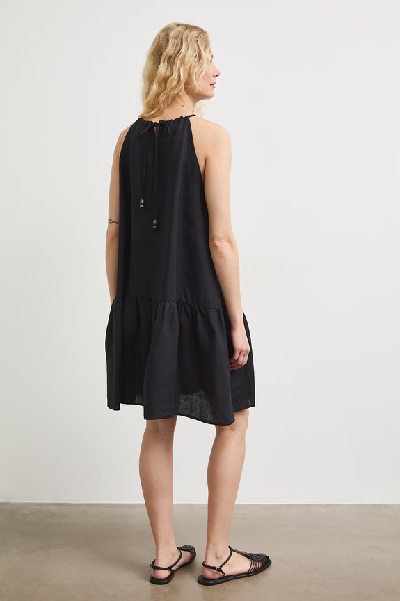 Odzież Sukienka z lnem z falbaną RS26-SUDB02 czarny