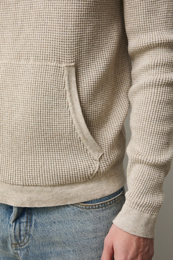 Sweter męski z kapturem z fakturą RS26-SWM200 beżowy