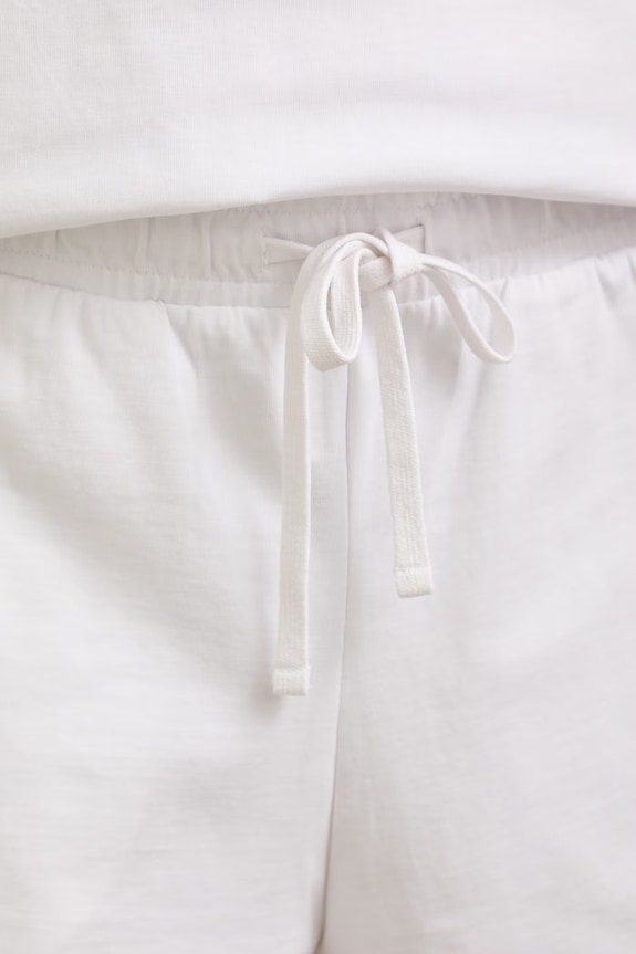 Szorty dresowe damskie bawełniane regular waist biały RS26-SZD0A1