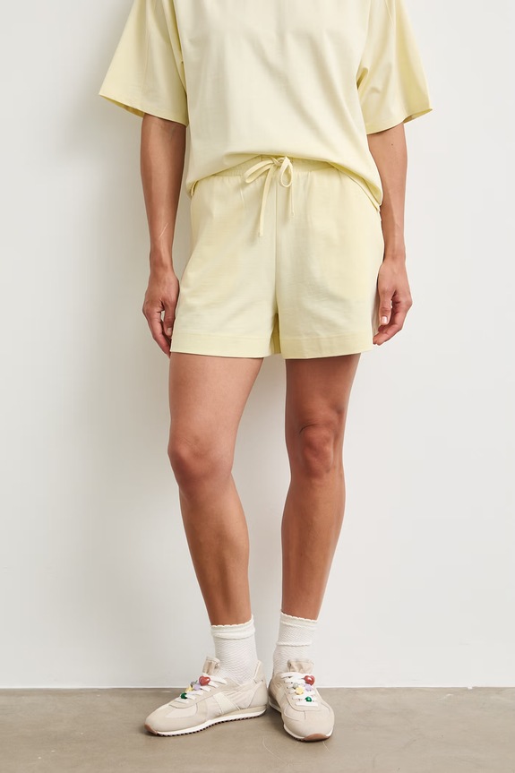 Szorty dresowe damskie bawełniane regular waist RS26-SZD0A1 żółty RS26
