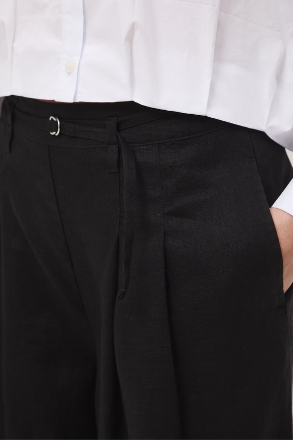 Szorty damskie lniane regular waist czarny RS26-SZD704