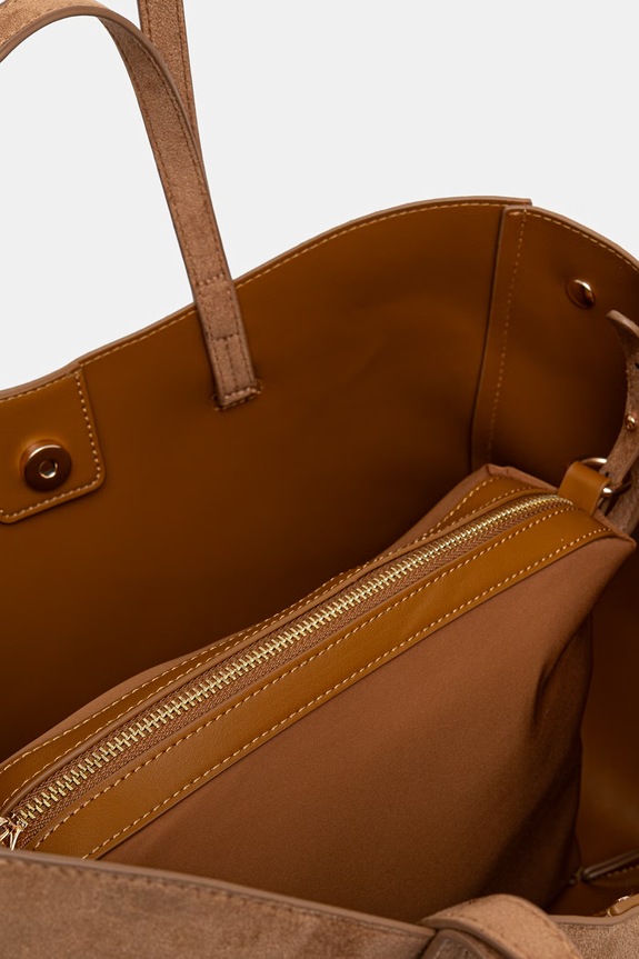 Shopperka damska z imitacji zamszu z brelokiem RS26-TOD803