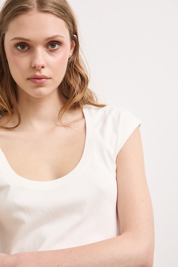 Medicine T-shirt damski z modalem beżowy RS26-TSD090