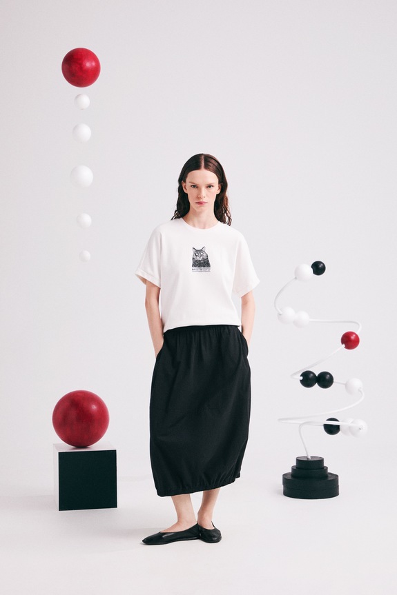 T-shirt oversize damski bawełniany by Aleksandra Czarny, Grafika Polska beżowy RS26-TSD456