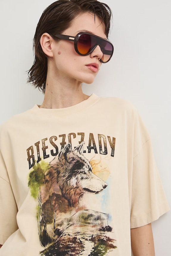 T-shirt oversize damski bawełniany z kolekcji Bieszczadzki Park Narodowy x Medicine RS26-TSD858 beżowy