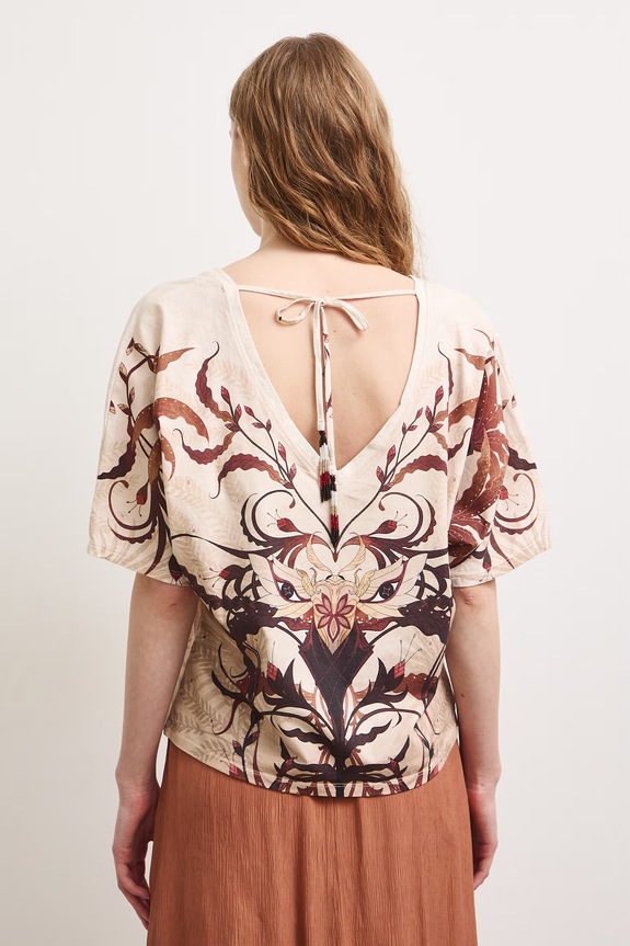 Odzież T-shirt damski bawełniany z motywem roślinnym i zwierzęcym RS26-TSD901 beżowy