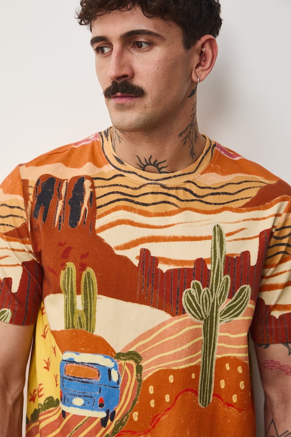 T-shirt męski bawełniany z elastanem by Gigi Rosado, Grafika Polska RS26-TSM450 multicolor