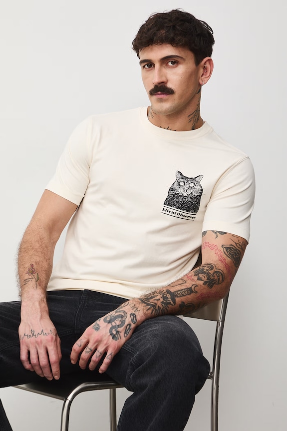 T-shirt męski bawełniany z elastanem by Aleksandra Czarny, Grafika Polska beżowy RS26-TSM456