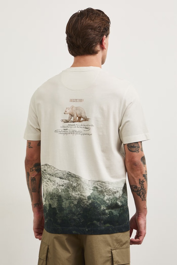 T-shirt męski bawełniany z elastanem z kolekcji Bieszczadzki Park Narodowy x Medicine beżowy RS26-TSM855