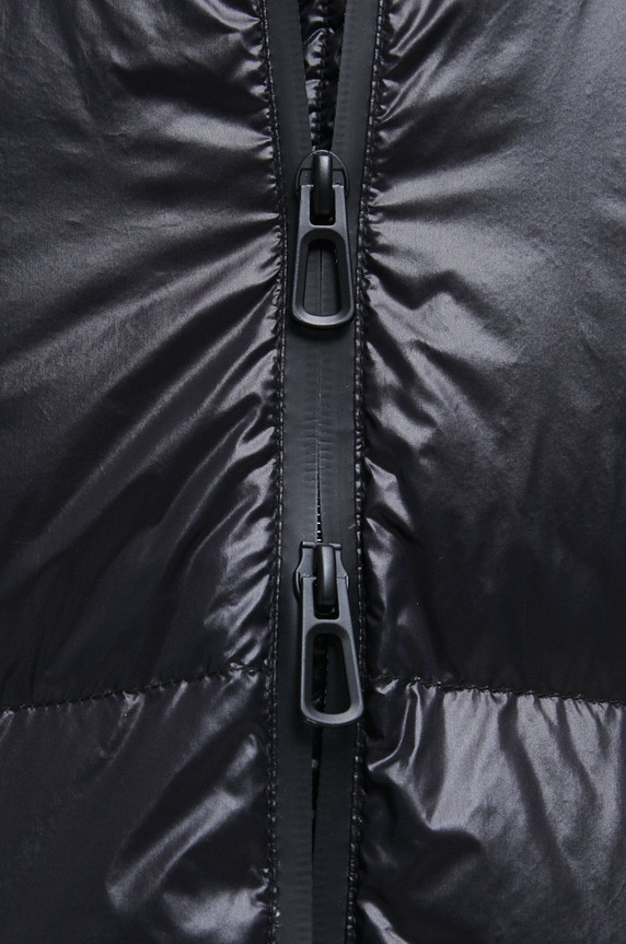 Płaszcz puchowy damski ocieplany kolor czarny RW22.KPD902 czarny