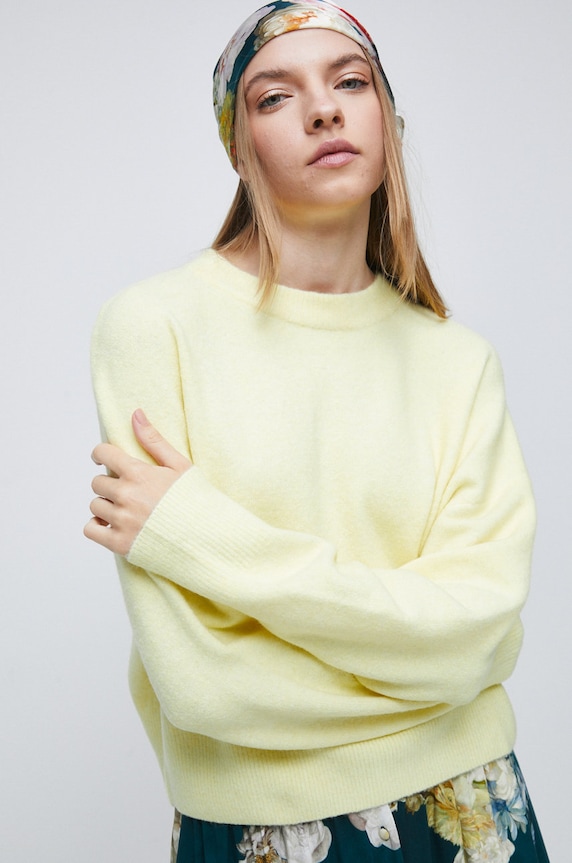 Sweter z wełną damski żółty gładkie żółty RW22.SWD301