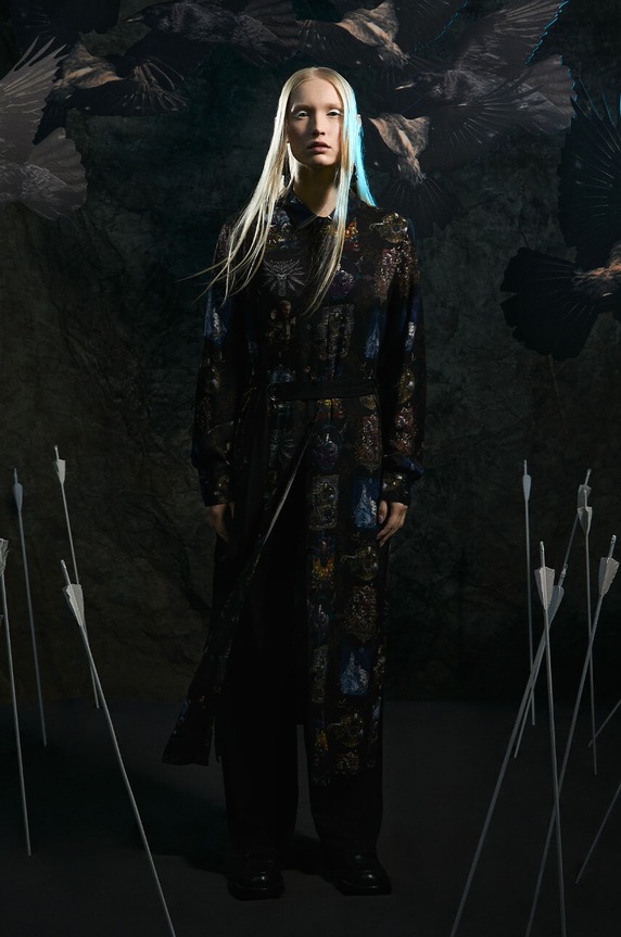 Sukienka midi z kolekcji The Witcher x Medicine kolor czarny midi czarny RW23.SUD950