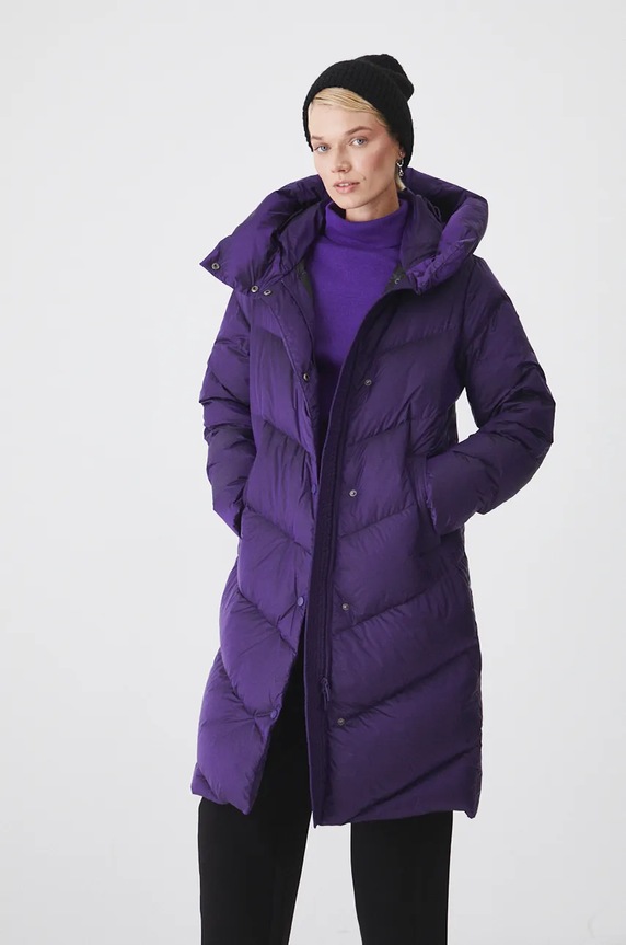 Čiapka dámska Rebrovaná čiapka s viskózou čierna farba stredne hrubá čierna RW24-CAD041