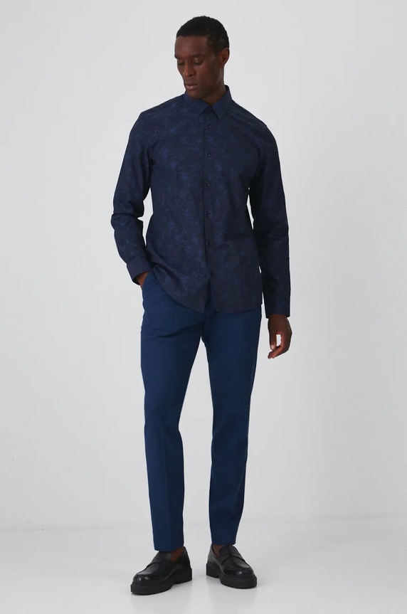 Koszula męska z kołnierzykiem klasycznym wzorzysta kolor granatowy RW24-KDMA14 granatowy RW24