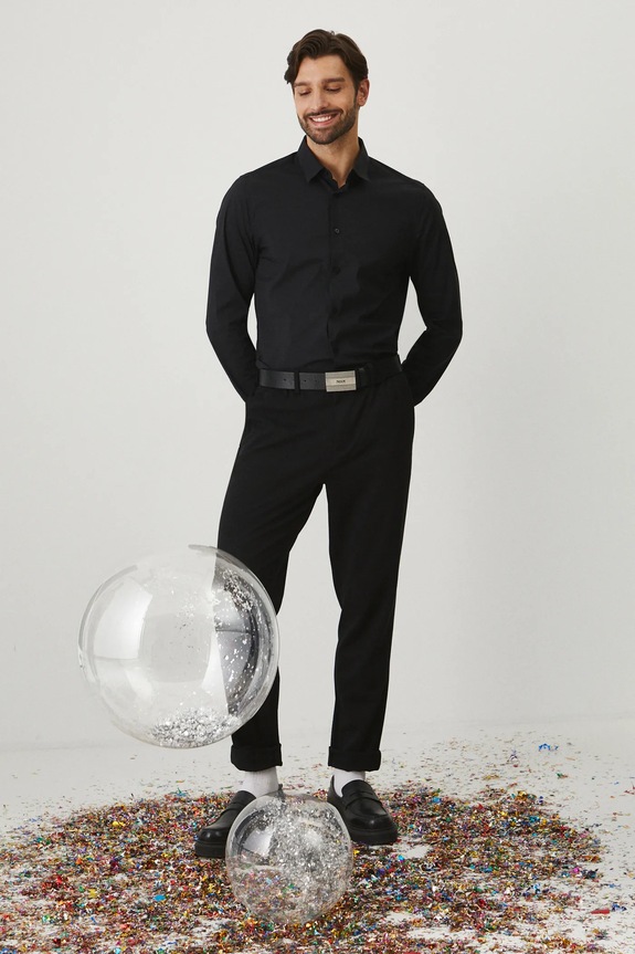 Koszula męska z kołnierzykiem klasycznym gładka kolor czarny z elastanem czarny RW24-KDMB01