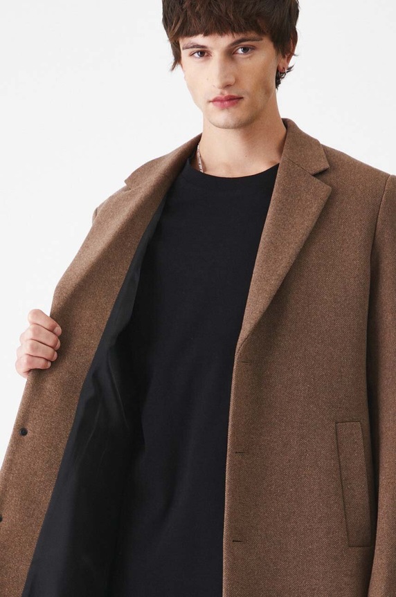 Płaszcz z domieszką wełny męski kolor brązowy RW24-KPM501