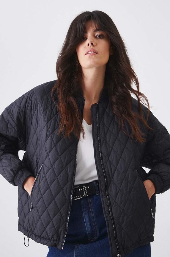 Kurtka bomber damska oversize pikowana kolor czarny lekko ocieplane czarny RW24-KUD401