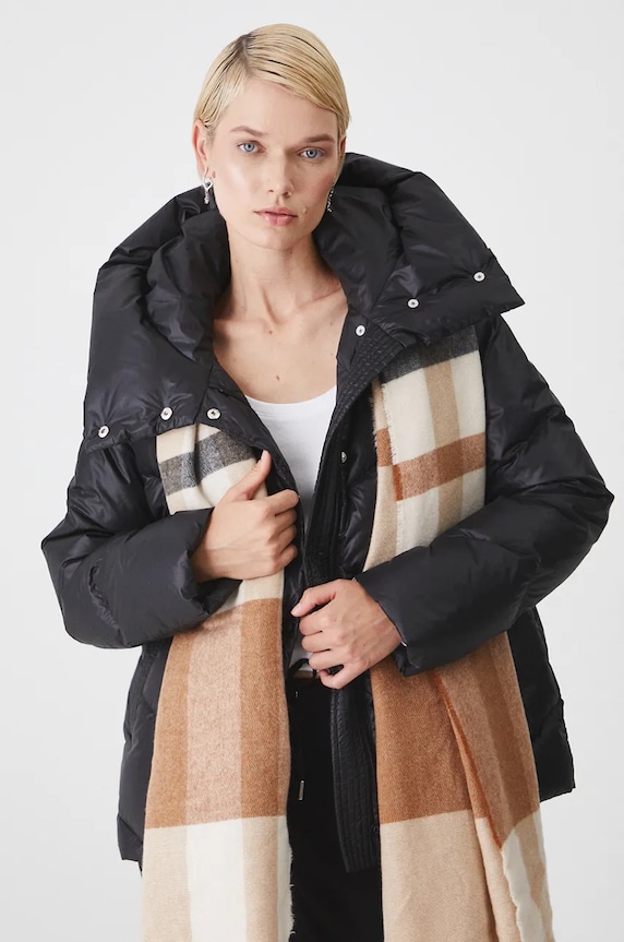 Kurtka puchowa damska pikowana kolor czarny czarny RW24-KUD704