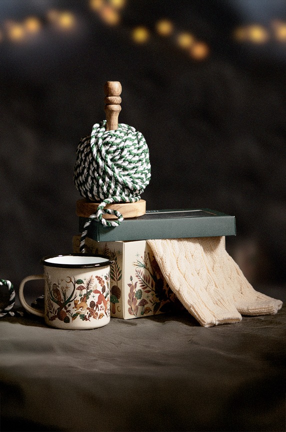 Darčeková sada: hrnček a ponožky vzorované viacfarebná RW24.ROD602