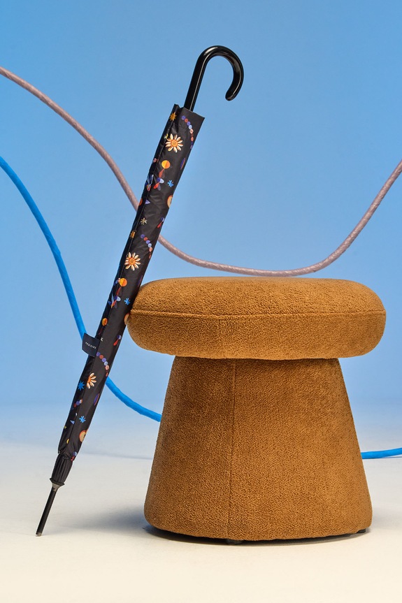 Parasol z kolekcji Karolina Matyjaszkowicz x Medicine kolor czarny RW24-ROUB54 czarny