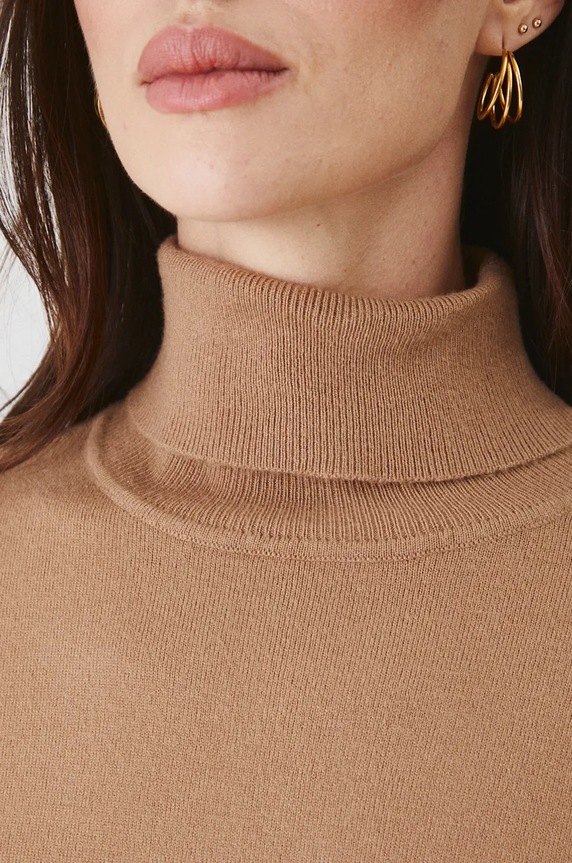 Sweter damski gładki kolor beżowy RW24-SWD072 beżowy