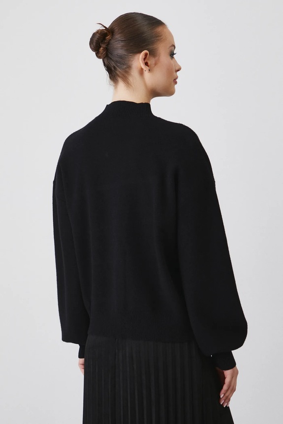 Odzież Sweter damski z ozdobną aplikacją kolor czarny RW24.SWDA07 czarny