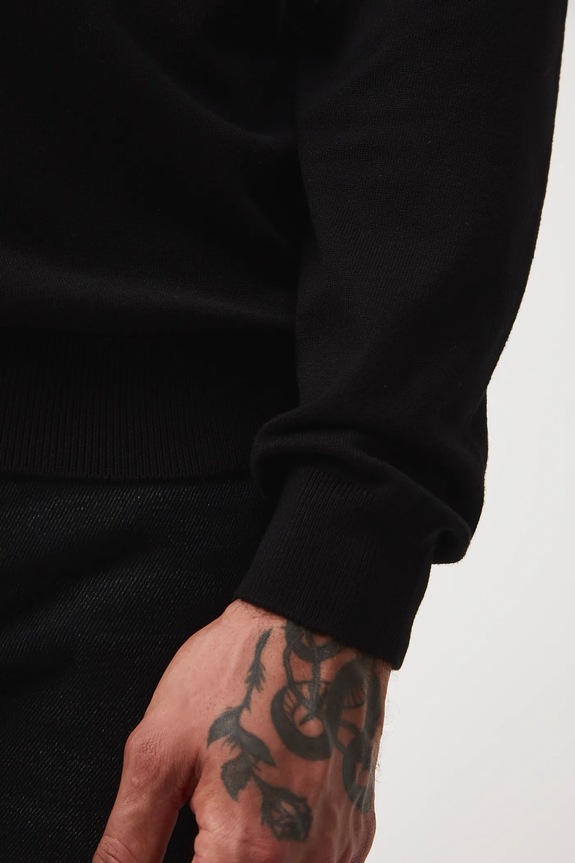 Sweter męski gładki kolor czarny RW24-SWM052 czarny