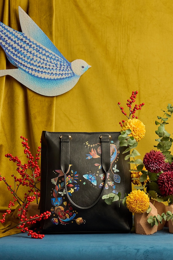 Kabelka dámska z kolekcie Karolina Matyjaszkowicz x Medicine čierna farba potlač čierna RW24-TODB51